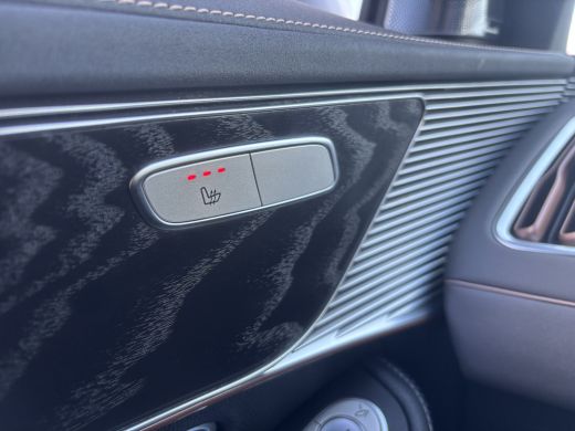 Mercedes-Benz EQC 400 4MATIC Premium 80 kWh | Schuifdak | Burmeister | Sfeerverlichting | AMG Styling ActivLease financial lease