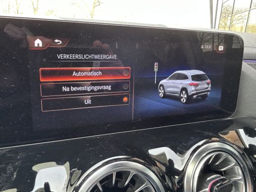 Mercedes-Benz GLA 250e AMG // Trekhaak // Distronic // Headup Display // Memory // 360 Camera // Panoramadak // Led... ActivLease financial lease