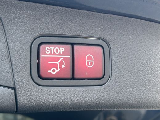 Mercedes-Benz GLA 250e AMG // Trekhaak // Distronic // Headup Display // Memory // 360 Camera // Panoramadak // Led... ActivLease financial lease