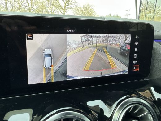 Mercedes-Benz GLA 250e AMG // Trekhaak // Distronic // Headup Display // Memory // 360 Camera // Panoramadak // Led... ActivLease financial lease