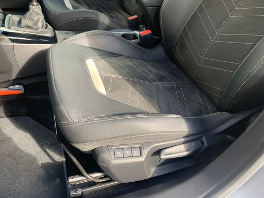 Opel Corsa 1.2 Ultimate Airco | Alcantara | Camera | Cruise Control | Keyless | LED | LMV 16" | Navi | PDC V... ActivLease financial lease