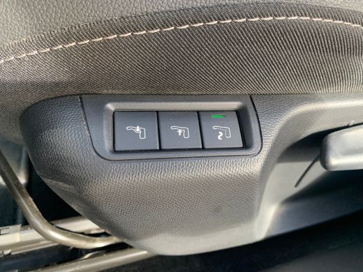 Opel Corsa 1.2 Ultimate Airco | Alcantara | Camera | Cruise Control | Keyless | LED | LMV 16" | Navi | PDC V... ActivLease financial lease