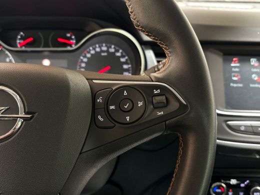 Opel Crossland X 1.2 Turbo Innovation (APPLE CARPLAY, BLACK PACK, NAVIGATIE, CLIMATE, KEYLESS, LEDER, SPORTSTOELEN... ActivLease financial lease