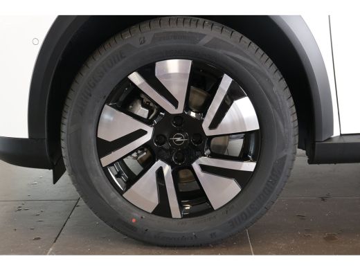 Opel Frontera 1.2 Turbo Hybrid GS | Cruise | Voorstoelen en stuur verwarming | Dodehoek detectie | Achteruitrij... ActivLease financial lease