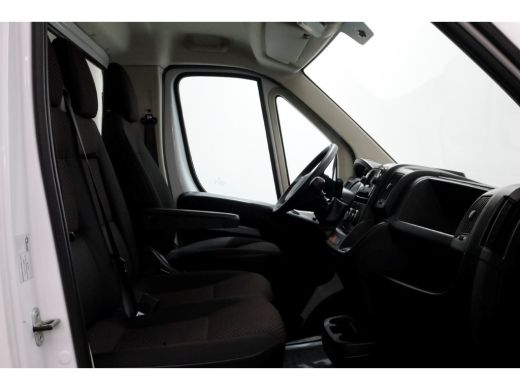 Opel Movano 2.2D 140pk Bakwagen met laadklep 1.060kg laadvermogen 08-2023 ActivLease financial lease