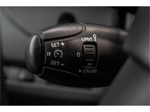 Opel Vivaro L2H1 | 1ste eigenaar | Airco | Cruise | PDC | 3-Zits | Trekhaak ActivLease financial lease