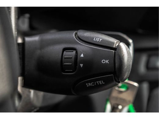 Opel Vivaro L2H1 | 1ste eigenaar | Airco | Cruise | PDC | 3-Zits | Trekhaak ActivLease financial lease