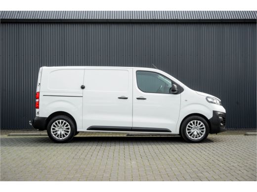 Opel Vivaro L2H1 | 1ste eigenaar | Airco | Cruise | PDC | 3-Zits | Trekhaak ActivLease financial lease