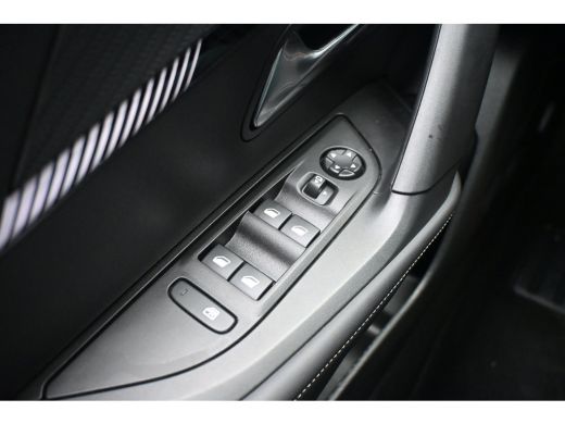 Peugeot 2008 1.2 Turbo 100 Allure | Navigatie | Climate Control | Full-LED | Parkeersensoren | Draadloos Apple... ActivLease financial lease