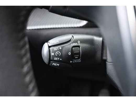 Peugeot 2008 1.2 Turbo 100 Allure | Navigatie | Climate Control | Full-LED | Parkeersensoren | Draadloos Apple... ActivLease financial lease