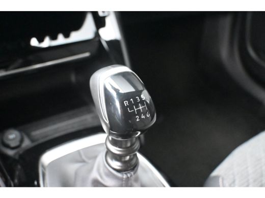 Peugeot 2008 1.2 Turbo 100 Allure | Navigatie | Climate Control | Full-LED | Parkeersensoren | Draadloos Apple... ActivLease financial lease