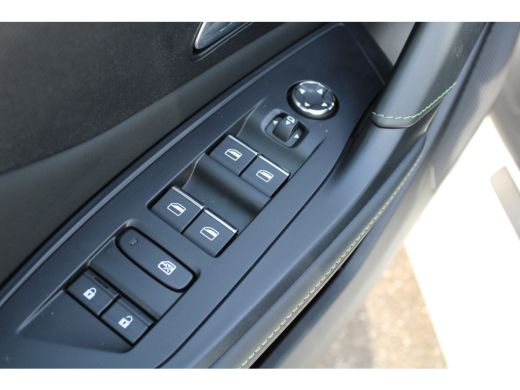 Peugeot 308 1.6 Plug-in Hybrid 180 GT | Origineel NL auto | 1e Eigenaar | Navigatie | Camera voor + achter | ... ActivLease financial lease