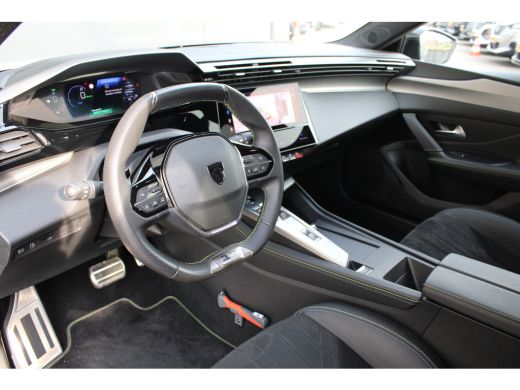Peugeot 308 1.6 Plug-in Hybrid 180 GT | Origineel NL auto | 1e Eigenaar | Navigatie | Camera voor + achter | ... ActivLease financial lease