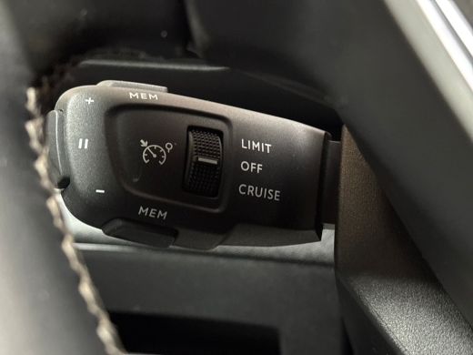 Peugeot 5008 1.2 PureTech Allure 7 Persoons (APPLE CARPLAY, GROOT NAVI, 360 CAMERA, LEDER, SPORTSTOELEN, GETIN... ActivLease financial lease