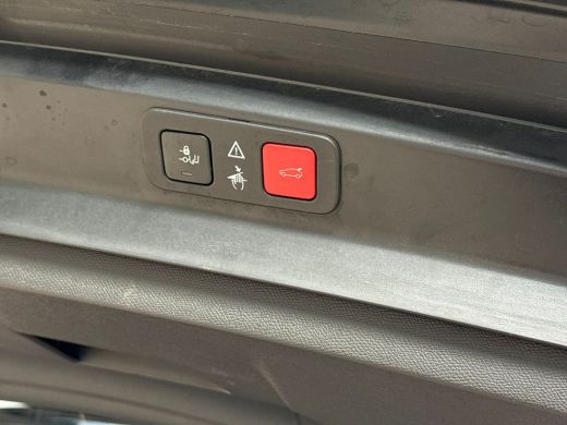 Peugeot 5008 1.2 PureTech Allure 7 Persoons (APPLE CARPLAY, GROOT NAVI, 360 CAMERA, LEDER, SPORTSTOELEN, GETIN... ActivLease financial lease