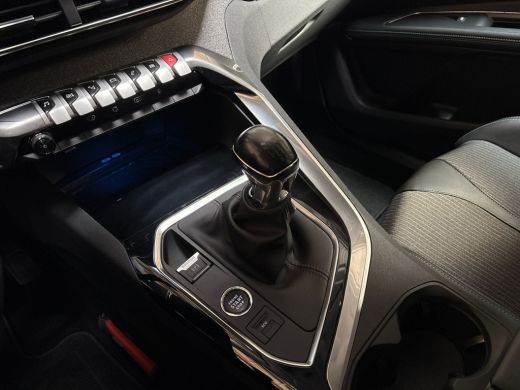 Peugeot 5008 1.2 PureTech Allure 7 Persoons (APPLE CARPLAY, GROOT NAVI, 360 CAMERA, LEDER, SPORTSTOELEN, GETIN... ActivLease financial lease