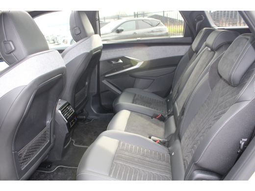 Peugeot 5008 1.6 Plug-in Hybrid 195 GT | Automaat | Panorama/schuifdak | Luxe stoelen | Origineel NL auto | 7... ActivLease financial lease