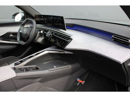 Peugeot 5008 1.6 Plug-in Hybrid 195 GT | Automaat | Panorama/schuifdak | Luxe stoelen | Origineel NL auto | 7... ActivLease financial lease