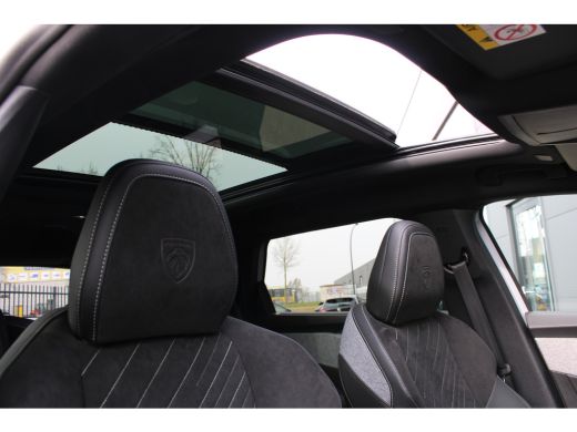 Peugeot 5008 1.6 Plug-in Hybrid 195 GT | Automaat | Panorama/schuifdak | Luxe stoelen | Origineel NL auto | 7... ActivLease financial lease