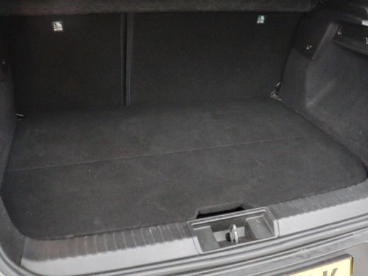 Renault Captur 1.6 E-Tech full hybrid 145 iconic | Carplay | LED | PDC | Cruise control | Climate control | Navi... ActivLease financial lease