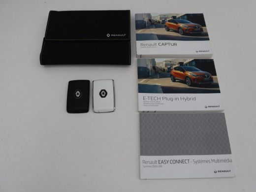 Renault Captur 1.6 E-Tech full hybrid 145 iconic | Carplay | LED | PDC | Cruise control | Climate control | Navi... ActivLease financial lease