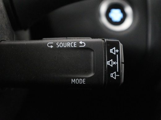 Renault Captur 1.6 E-Tech full hybrid 145 iconic | Carplay | LED | PDC | Cruise control | Climate control | Navi... ActivLease financial lease