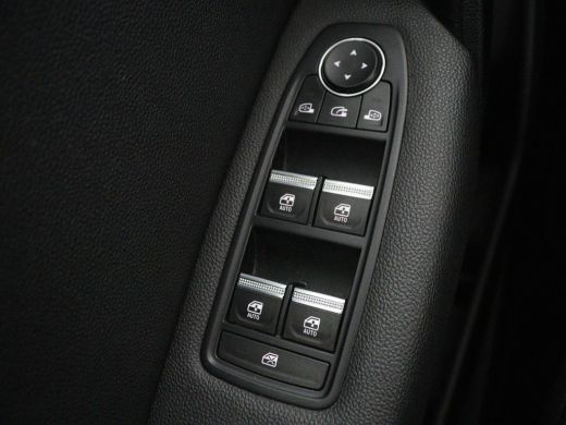 Renault Captur 1.6 E-Tech full hybrid 145 iconic | Carplay | LED | PDC | Cruise control | Climate control | Navi... ActivLease financial lease