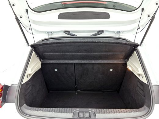 Renault Clio 1.0 TCe 5Drs. 6 Versn. Zen uitvoering / Airco / Navigatie / Radio multimedia / Led verlichting / ActivLease financial lease