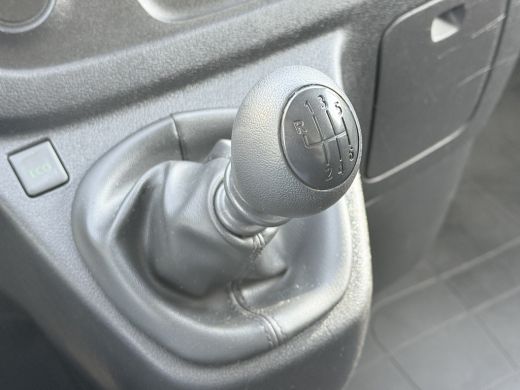 Renault Trafic 1.6 dCi 126 PK / L1H1 / 1e EIG. MOOIE BUS / ECC AIRCO / CRUISE / TREKHAAK / NAVI / CAMERA ActivLease financial lease