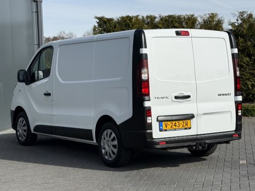 Renault Trafic 1.6 dCi 126 PK / L1H1 / 1e EIG. MOOIE BUS / ECC AIRCO / CRUISE / TREKHAAK / NAVI / CAMERA ActivLease financial lease