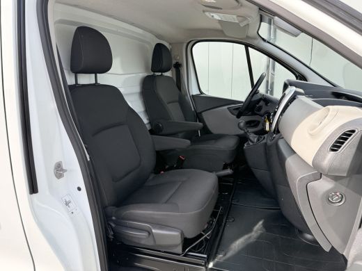 Renault Trafic 1.6 dCi 126 PK / L1H1 / 1e EIG. MOOIE BUS / ECC AIRCO / CRUISE / TREKHAAK / NAVI / CAMERA ActivLease financial lease