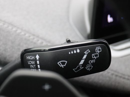 Skoda Enyaq iV 60 Selection 170PK Aut. Warmtepomp, Achteruitrijcamera, Keyless, Adaptieve Cruise Control, Side A... ActivLease financial lease