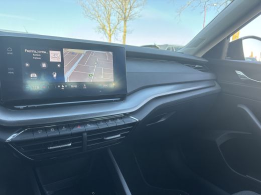 Skoda Octavia Combi 1.0 e-TSI Business Edition | Sfeerverlichting | Parkeersensoren | Apple Carplay | Lane Assist ActivLease financial lease