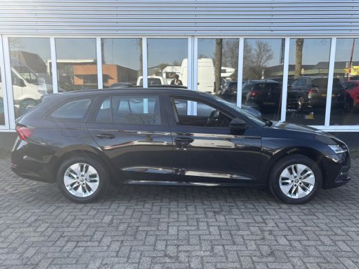 Skoda Octavia Combi 1.0 e-TSI Business Edition | Sfeerverlichting | Parkeersensoren | Apple Carplay | Lane Assist ActivLease financial lease