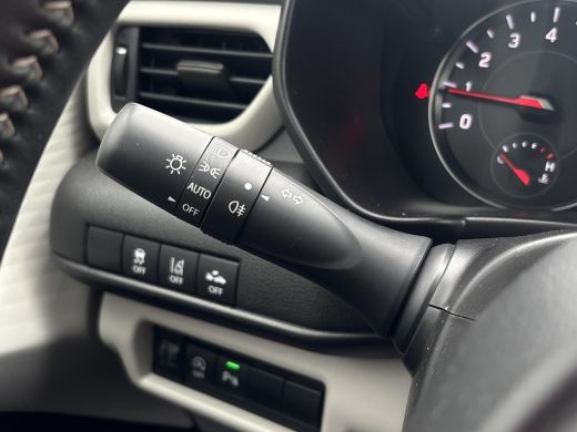 Suzuki Swift 1.2 Select Smart Hybrid Automaat | GEEN AFLEVERKOSTEN | Apple Carplay & Android Auto | Parkeersen... ActivLease financial lease