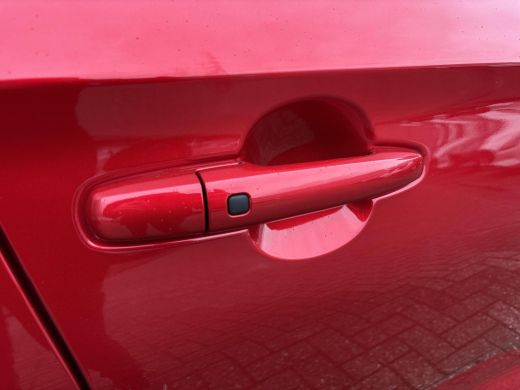 Suzuki Swift 1.2 Select Smart Hybrid Automaat | GEEN AFLEVERKOSTEN | Apple Carplay & Android Auto | Parkeersen... ActivLease financial lease