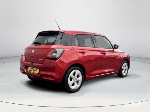 Suzuki Swift 1.2 Select Smart Hybrid Automaat | GEEN AFLEVERKOSTEN | Apple Carplay & Android Auto | Parkeersen... ActivLease financial lease
