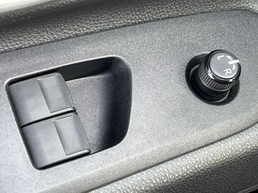 Toyota Aygo 1.0 VVT-i MT Pulse | Navigatie | Parkeersensoren | Keyless entry | Stoelverwarming | ActivLease financial lease