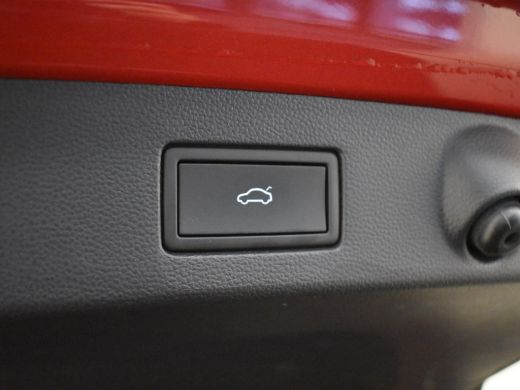 Volkswagen Arteon R-Line Business+ eHybrid 218pk | Trekhaak | Head up display | Panorama dak | 360 camera  | Ledere... ActivLease financial lease