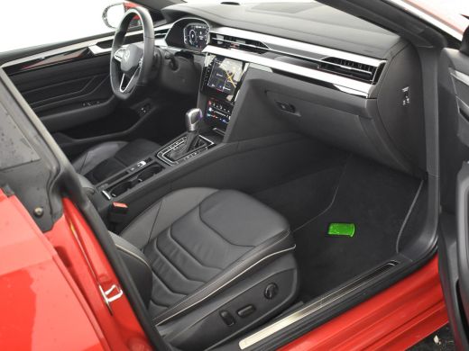 Volkswagen Arteon R-Line Business+ eHybrid 218pk | Trekhaak | Head up display | Panorama dak | 360 camera  | Ledere... ActivLease financial lease