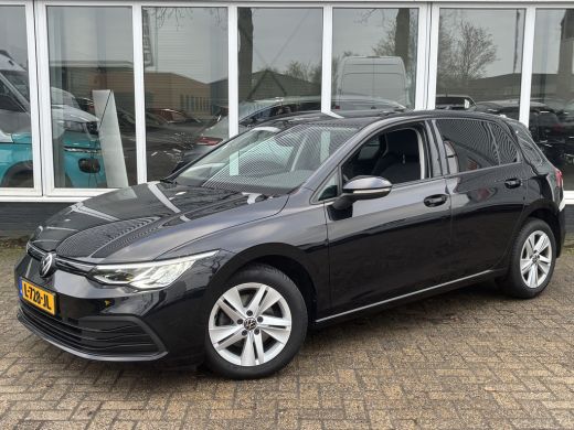 Volkswagen Golf 1.5 TSI Style | Trekhaak | Sfeerverlichting | Stoel & Stuurverwarming | Adaptieve Cruise ActivLease financial lease