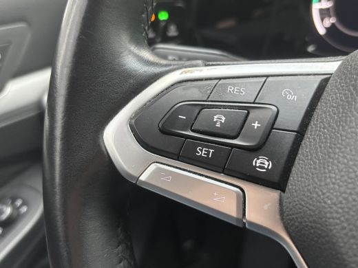 Volkswagen Golf 1.5 TSI Style | Trekhaak | Sfeerverlichting | Stoel & Stuurverwarming | Adaptieve Cruise ActivLease financial lease