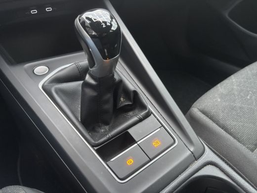 Volkswagen Golf 1.5 TSI Style | Trekhaak | Sfeerverlichting | Stoel & Stuurverwarming | Adaptieve Cruise ActivLease financial lease