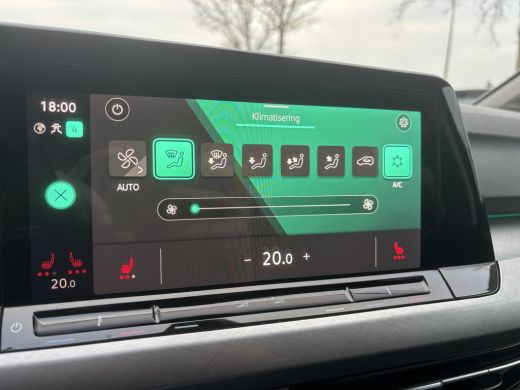 Volkswagen Golf 1.5 TSI Style | Trekhaak | Sfeerverlichting | Stoel & Stuurverwarming | Adaptieve Cruise ActivLease financial lease