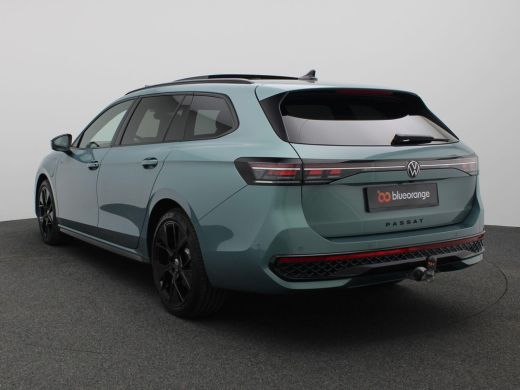 Volkswagen Passat Variant 1.5 eHybrid R-Line Edition 272PK DSG SOH 100%, Pano-Schuifdak, Trekhaak, Black Style, Led... ActivLease financial lease