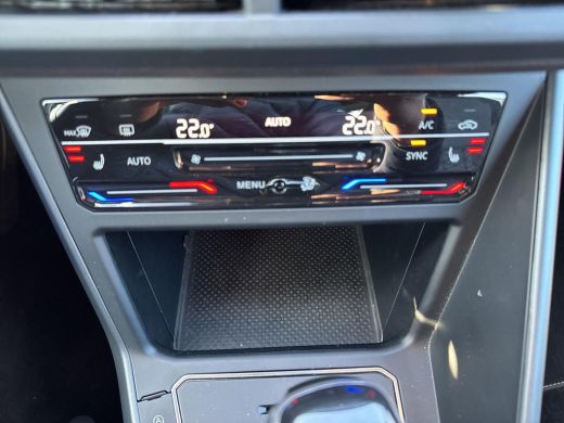 Volkswagen Polo 1.0 TSI R-Line | 95 pk | A-Camera | IQ. Light | Automaat | App Connect | Lane Assist | ActivLease financial lease