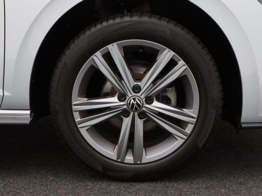 Volkswagen Polo 1.0 TSi R-Line | Adaptive Cruise | Climatronic | CarPlay | Parkeersensoren | Navigatie | 16 Inch ... ActivLease financial lease