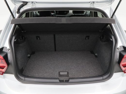 Volkswagen Polo 1.0 TSi R-Line | Adaptive Cruise | Climatronic | CarPlay | Parkeersensoren | Navigatie | 16 Inch ... ActivLease financial lease