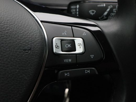 Volkswagen Polo 1.0 TSi R-Line | Adaptive Cruise | Climatronic | CarPlay | Parkeersensoren | Navigatie | 16 Inch ... ActivLease financial lease