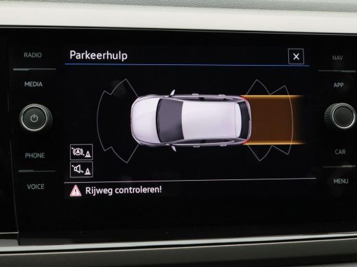 Volkswagen Polo 1.0 TSi R-Line | Adaptive Cruise | Climatronic | CarPlay | Parkeersensoren | Navigatie | 16 Inch ... ActivLease financial lease